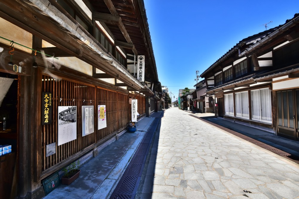 The old Kanayamachi casting district of Takaoka, a street of wooden merchant houses