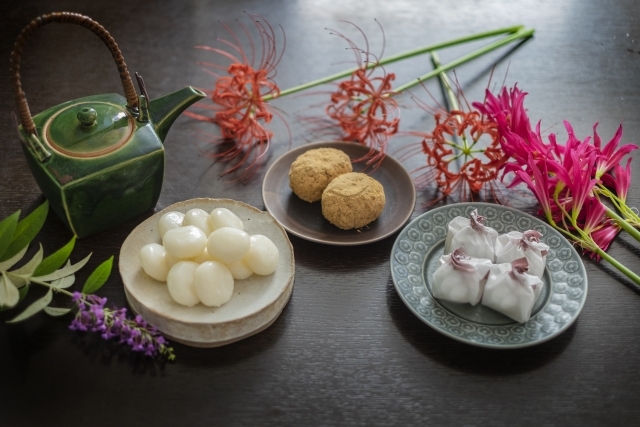 Moon viewing sweets and tea