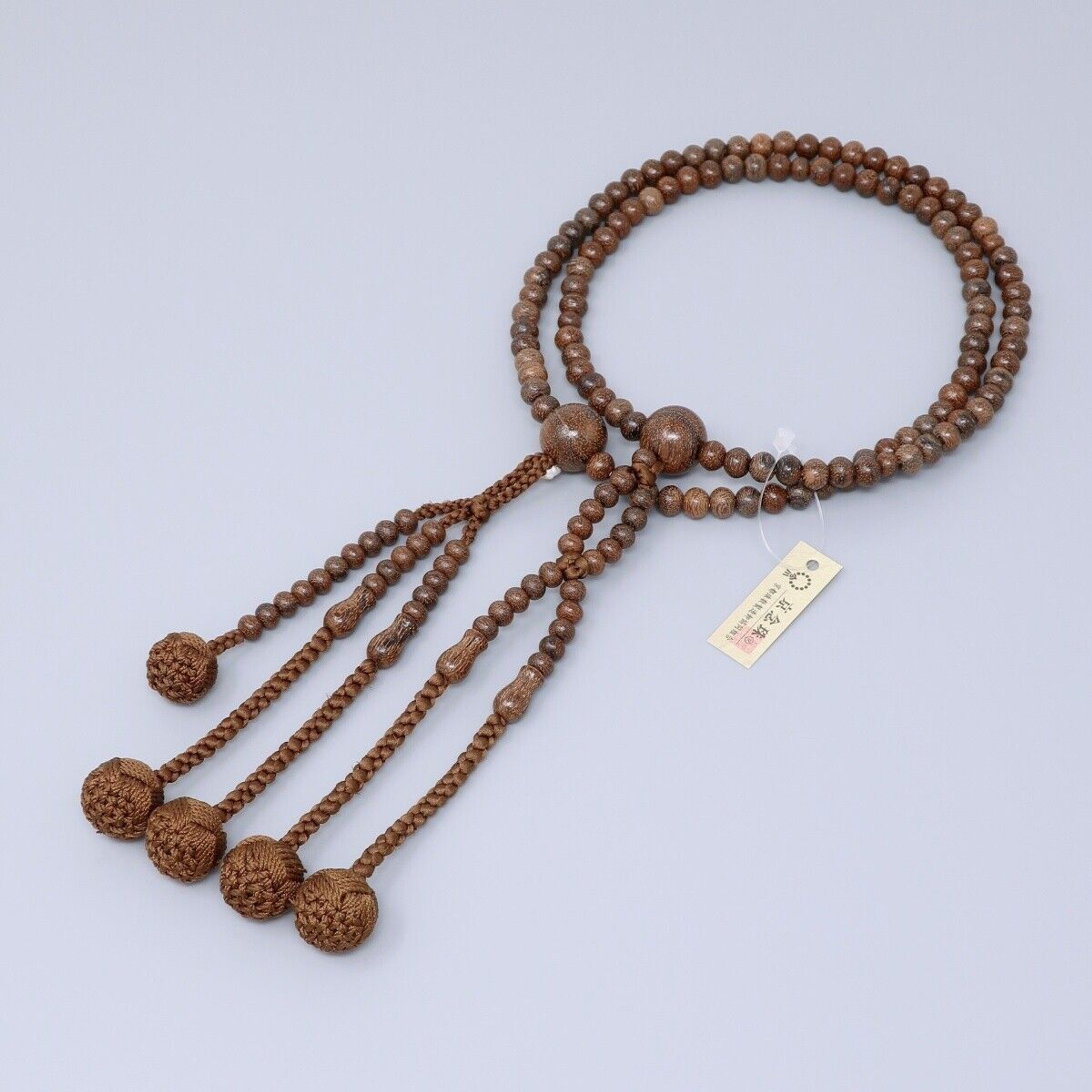 Formal juzu (honshiki) with full layout and traditional tassels