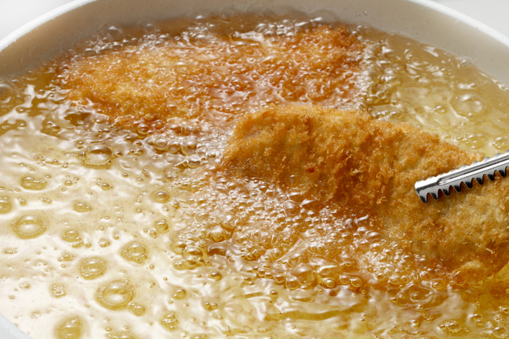 Frying pork cutlet