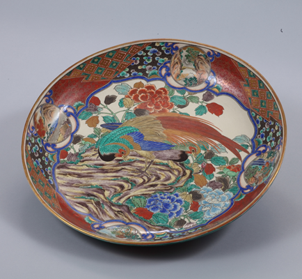 Ko-Kutani Gosai-de large bowl with birds-and-flowers design